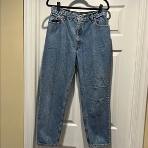 Classic Levi’s 550 ladies relaxed fit tapered leg 14s jeans